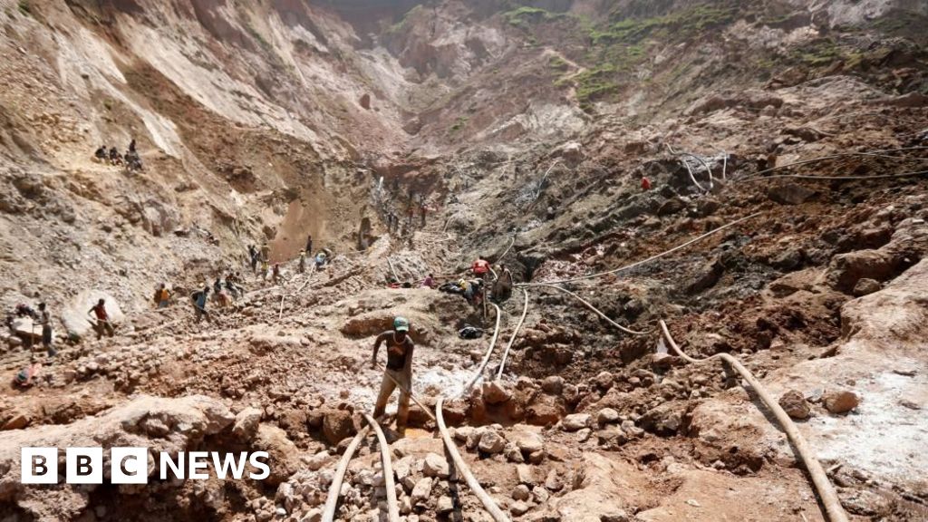 DR Congo: More than 200 killed in mine collapse - BBC