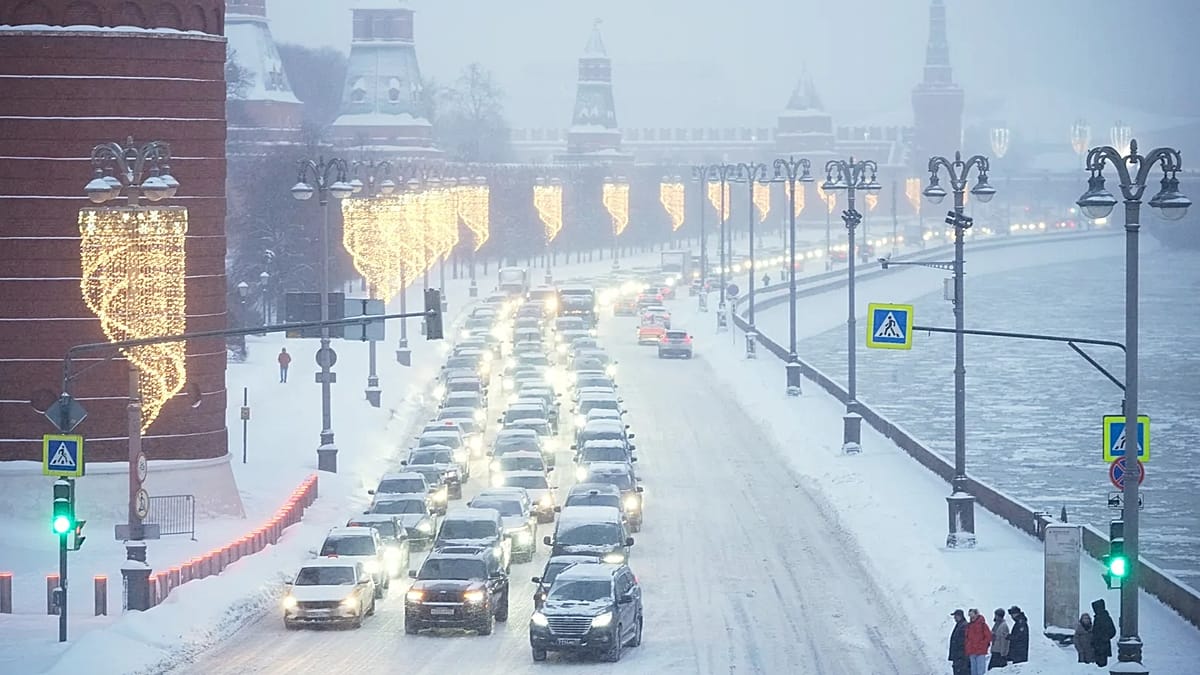 Moscow records heaviest snowfall in more than 200 years, meteorologists say