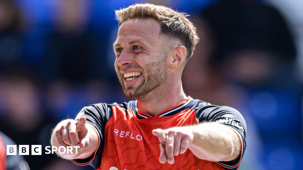 Luton Town 1-0 Blackpool - Clark on target in Hatters win