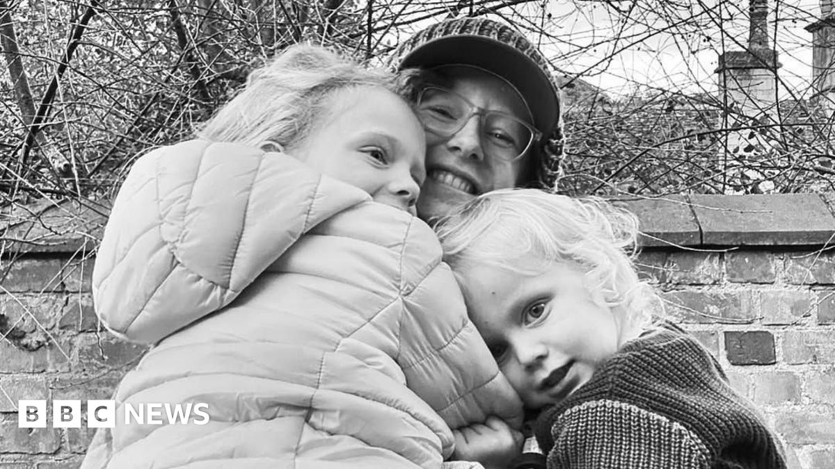 Fionnghuala Shearman and her daughter Eve and son Ohner.