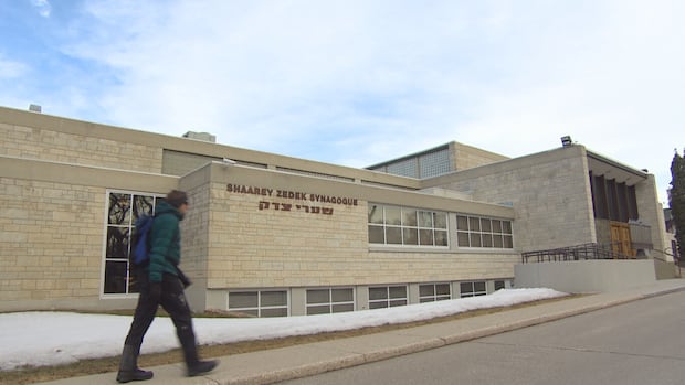 'If they want to intimidate us it's not going to happen': Synagogue stands together after antisemitic graffiti