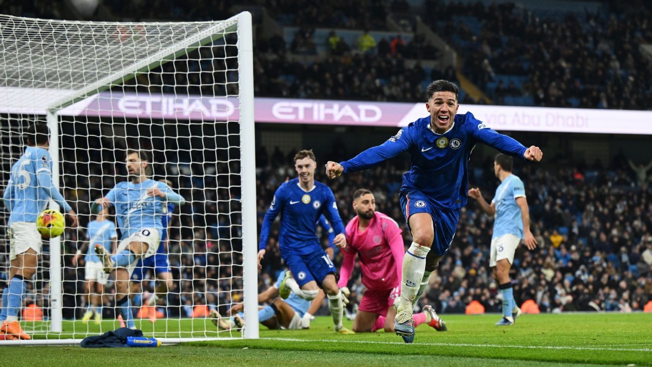 Chelsea end a tough week by snatching late draw at Man City