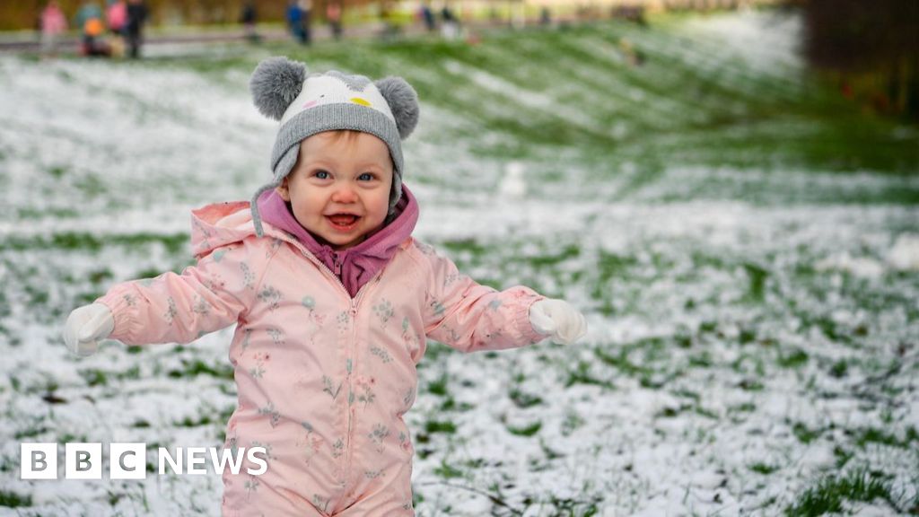 Snow warning causes disruption and school closures