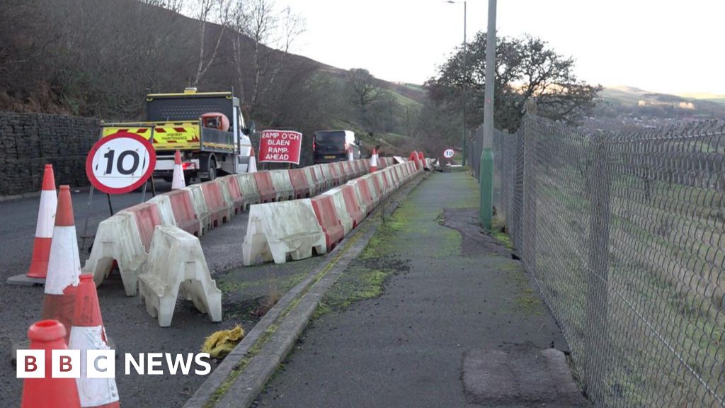 A469 Caerphilly county road shuts amid mountain landslip fears