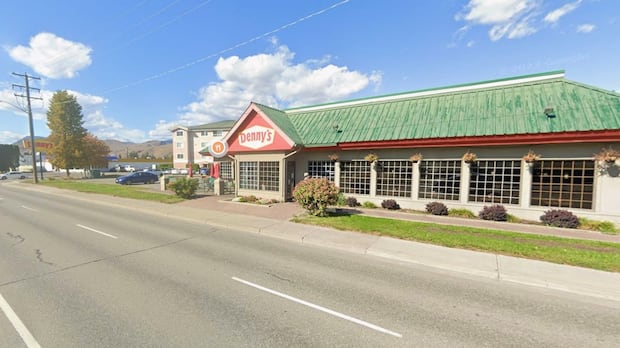 Lawsuit alleges 3 Denny’s workers in Kamloops, B.C., misappropriated $500K in tips