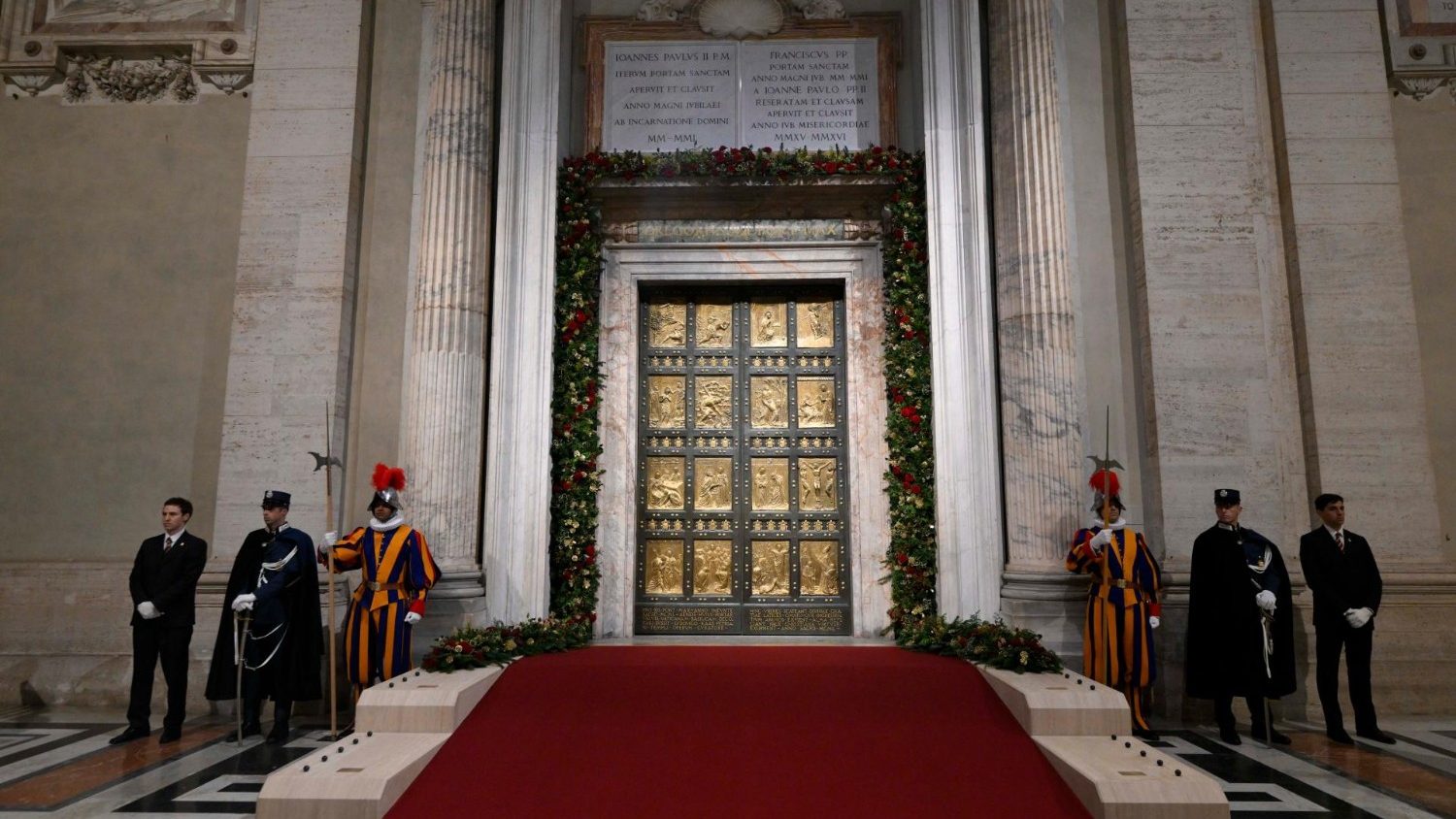 Jubilee: The rite for the closing of the Holy Door at St Peter’s Basilica