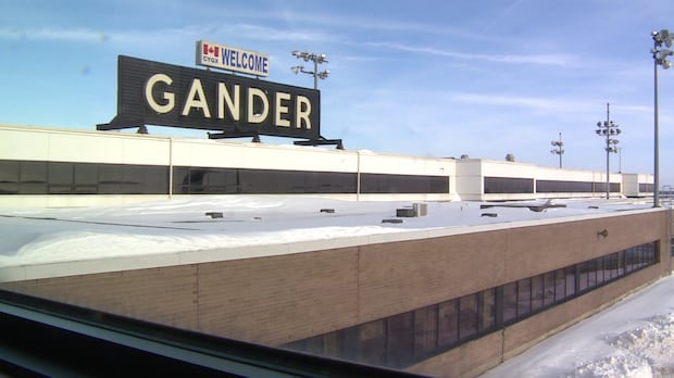Gander residents drop everything to drive stranded air passengers to hotels