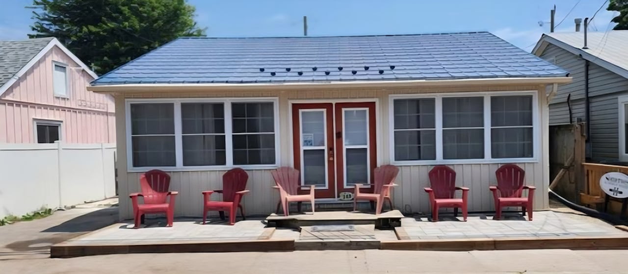Cottage near Port Stanley's main street