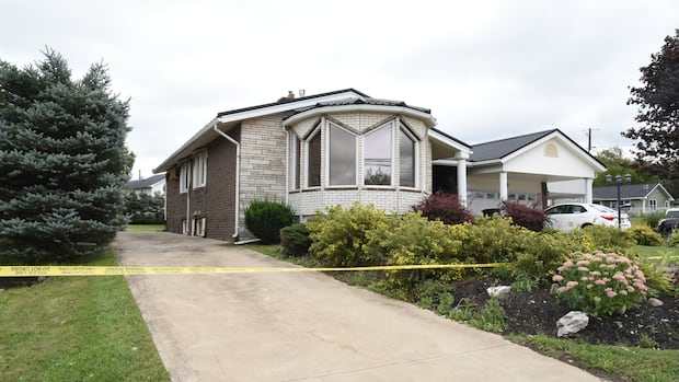 'Legal issue' delays Moncton double murder trial