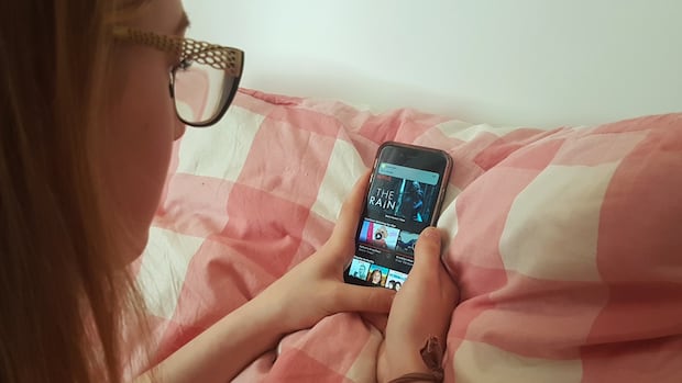 Rogers program to reduce youth screen time is a good first step, say parents and experts