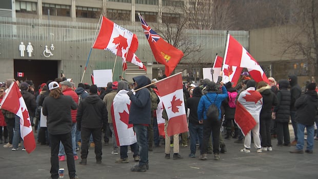 Hundreds gather for anti-immigration rally, counter-protest in downtown Toronto