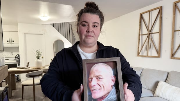 Kitchener, Ont., woman looking for stranger who helped family say one last goodbye to her stepdad