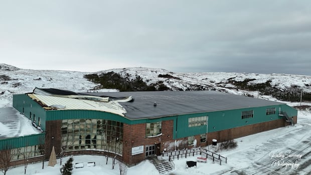 'We are a resilient town,' says Port aux Basques mayor after windstorm damages arena roof