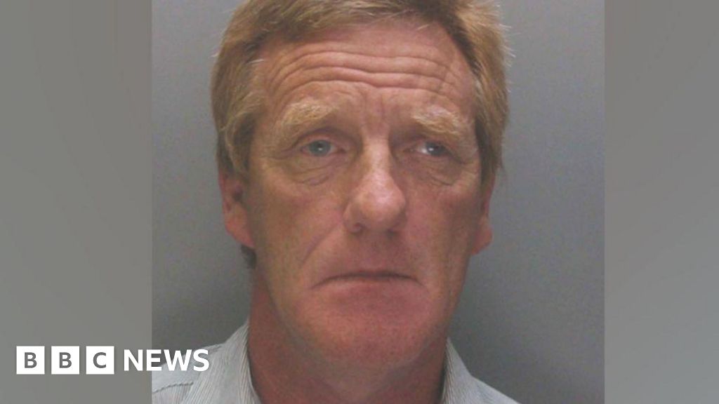 HGV driver jailed for crash that killed two Ryanair pilots