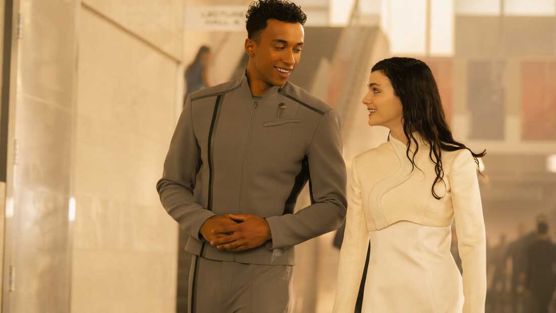 Sandro Rosta as Caleb Mir and Zoë Steiner as Tarima Sadal in Star Trek: Starfleet Academy.