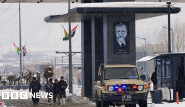 Iranians on border describe violence and more protestsand violence during blackout