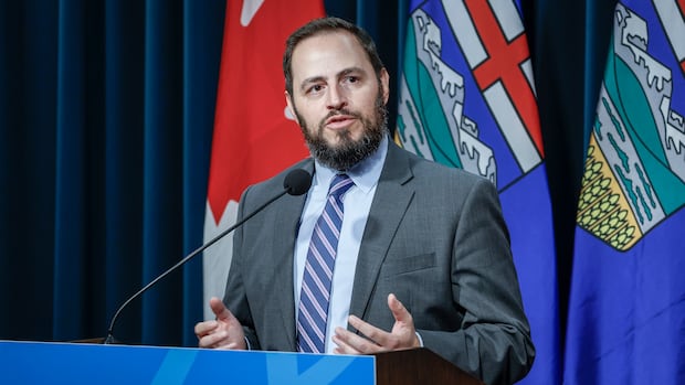 Campaign to recall Alberta education minister enters final days