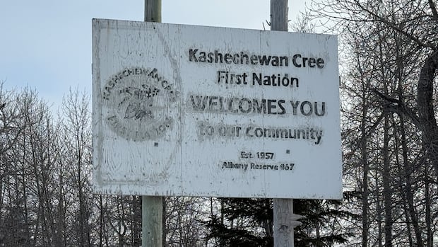19 members of Kashechewan First Nation in northern Ontario test positive for cryptosporidium