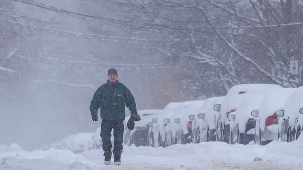 Heavy snowfall warning in Toronto to affect morning commute