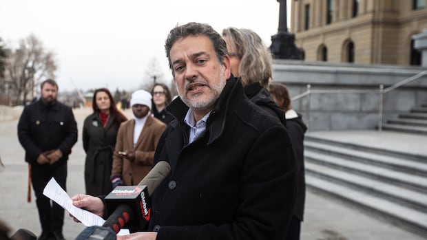 Firefighters' union calls for resignation of AFL president, withdraws from coalition