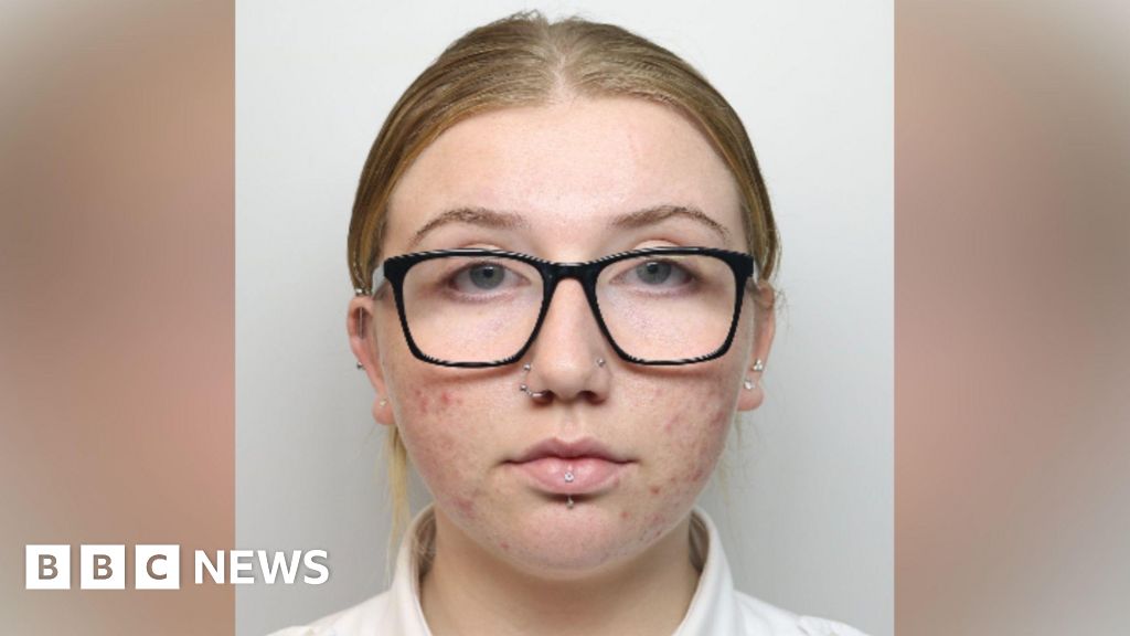 Prison officer who had sexual relationship with inmate is jailed