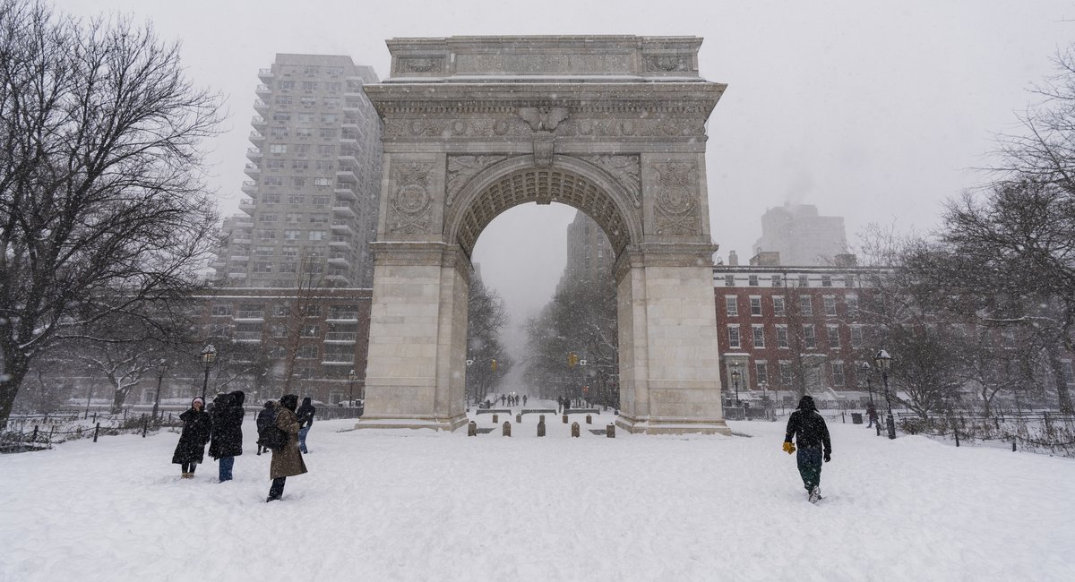 NYC aims for return to school, roads cleared Tuesday as Mamdani warns of ‘debilitating’ cold
