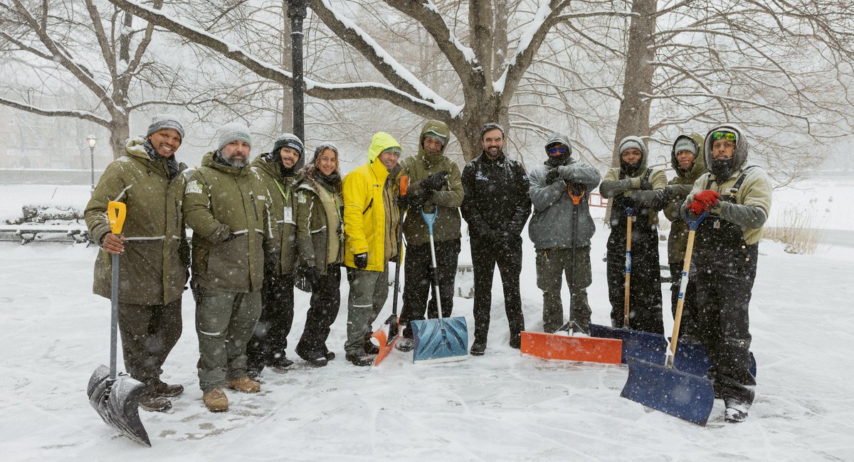 Mayor Mamdani makes it through snowstorm with wintry mix of praise and familiar complaints