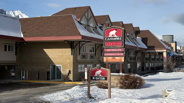 11 children hospitalized following incident at Canmore hotel pool