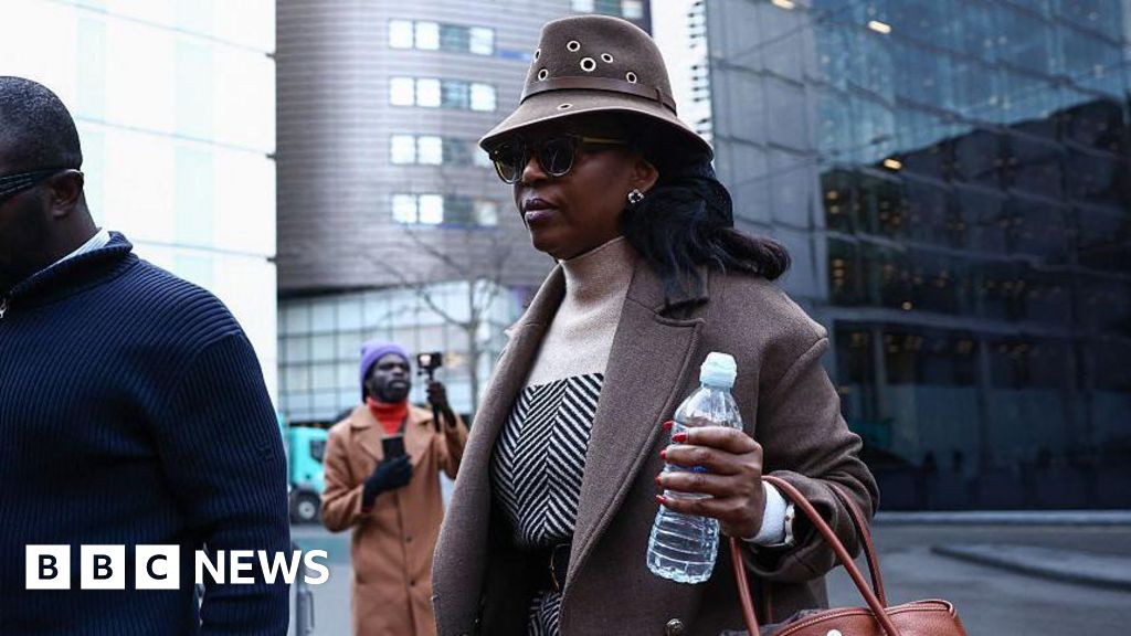 Ex-Nigerian minister in bribery trial went on spending sprees, court hears - BBC