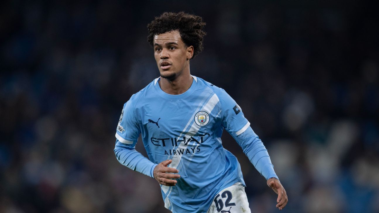 Fulham agree £27m deal for Man City's Oscar Bobb - sources