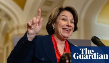 Klobuchar declares Minnesota governor run as Walz vows not to seek office again | Minnesota