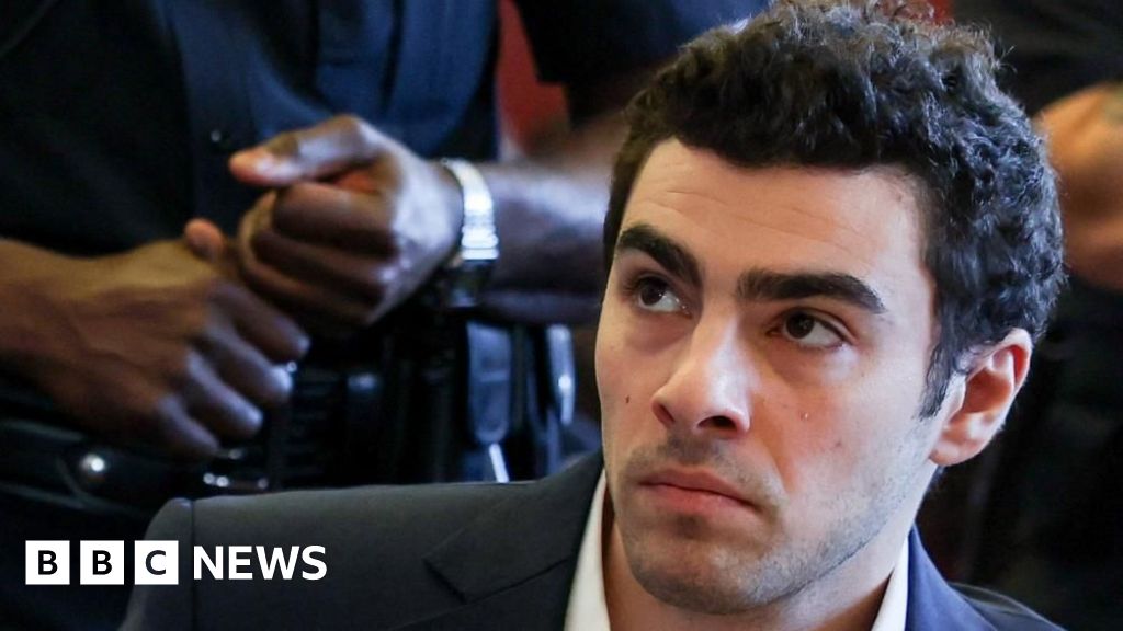 Luigi Mangione will not face death penalty if convicted, judge rules - BBC