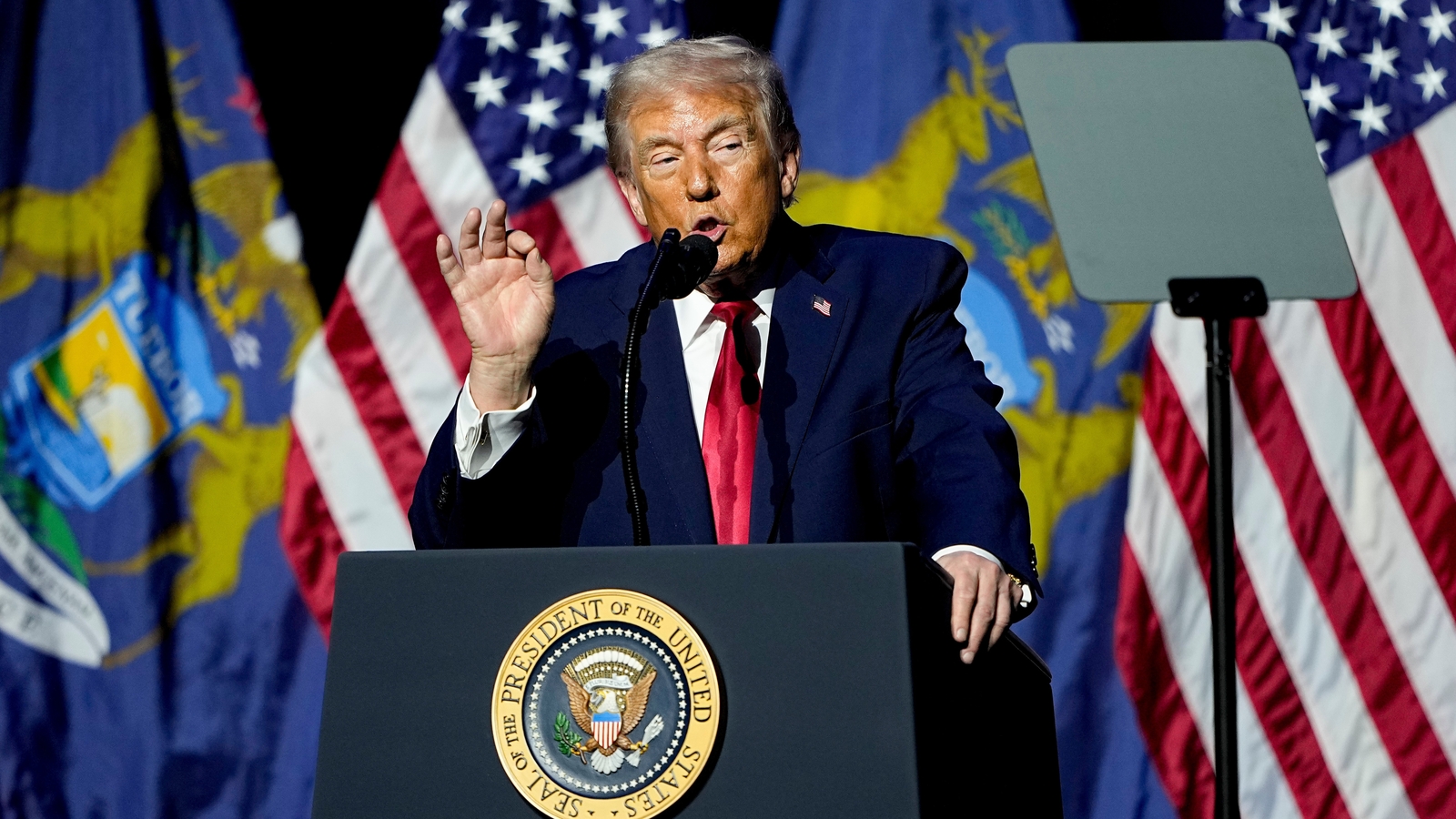 Trump threatens to halt federal money next month not only to sanctuary cities but also their states