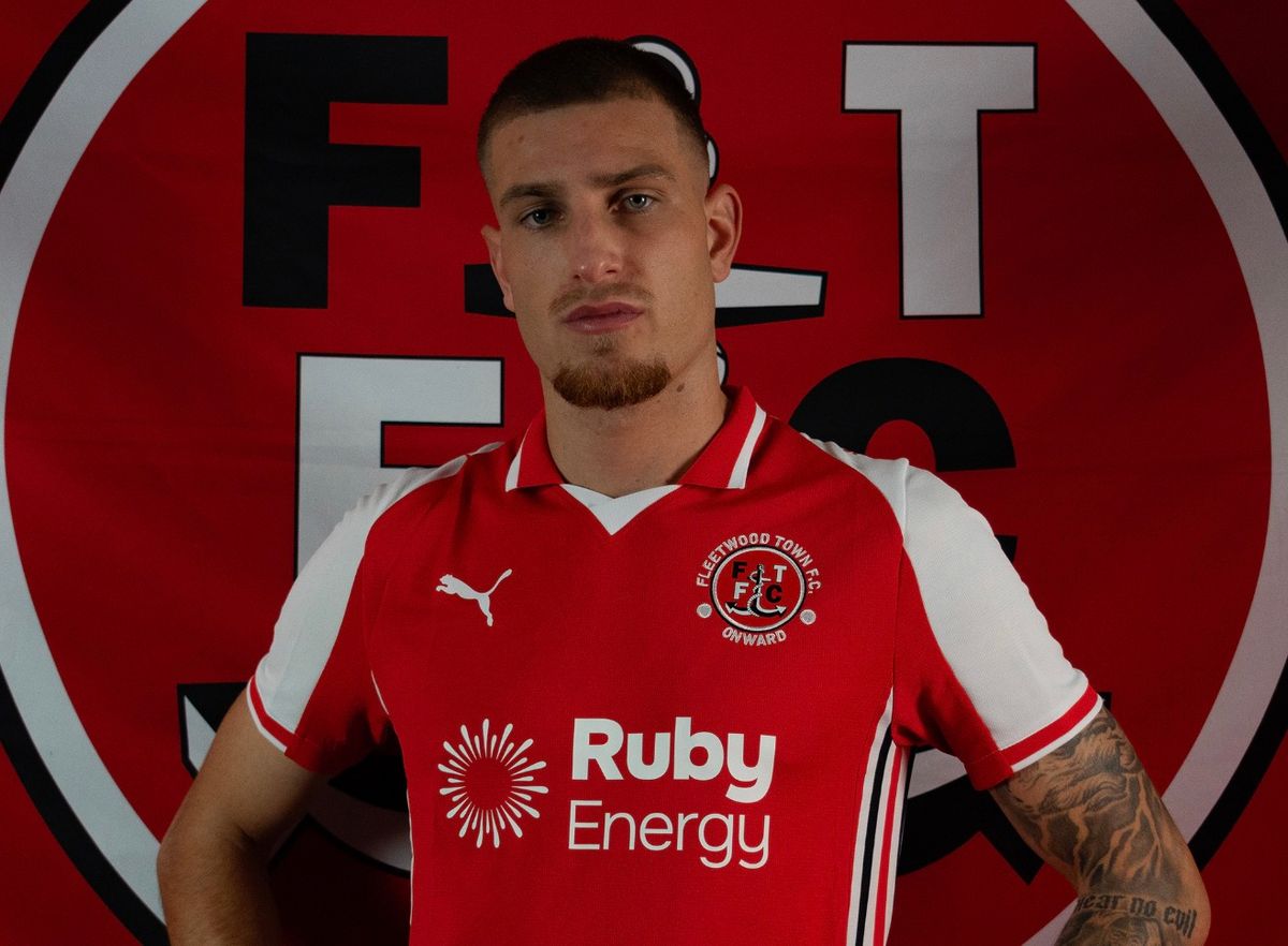 The defender has joined Fleetwood after a season on loan there last term