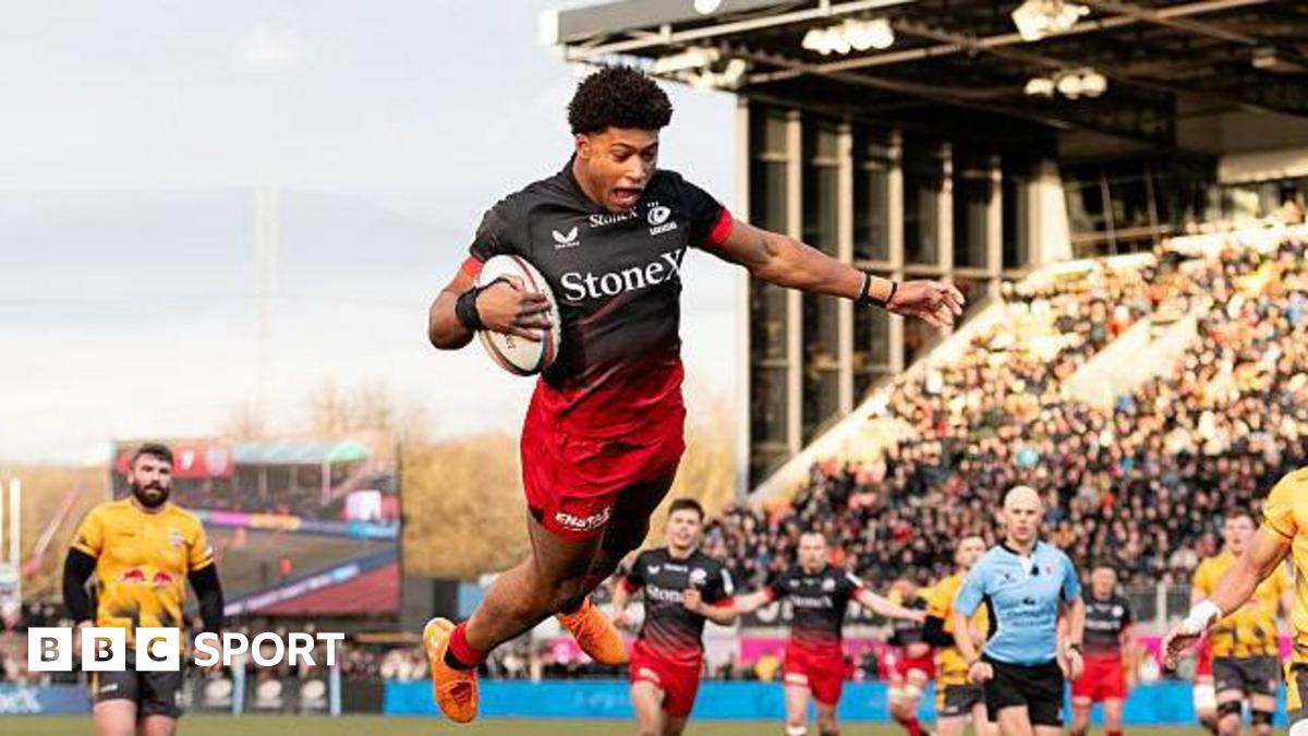 Noah Caluori diving over stylishly to score for Saracens.