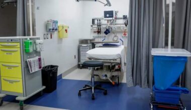 Alberta doctors hope new E.R. triage physician role is properly resourced