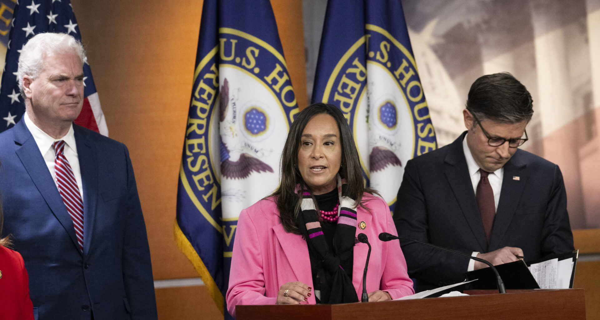 Texas Dems, De La Cruz vote yes on ACA subsidy extension