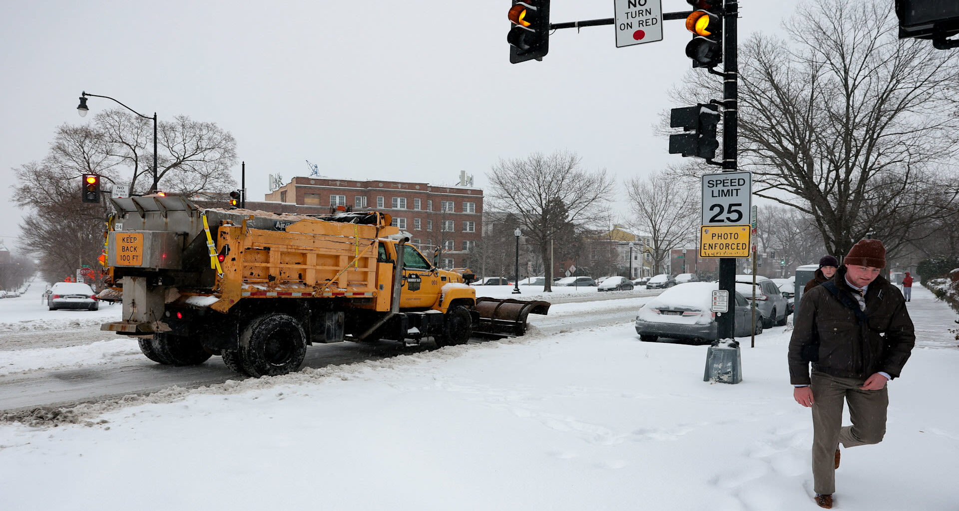 US storm leaves 850,000 without power