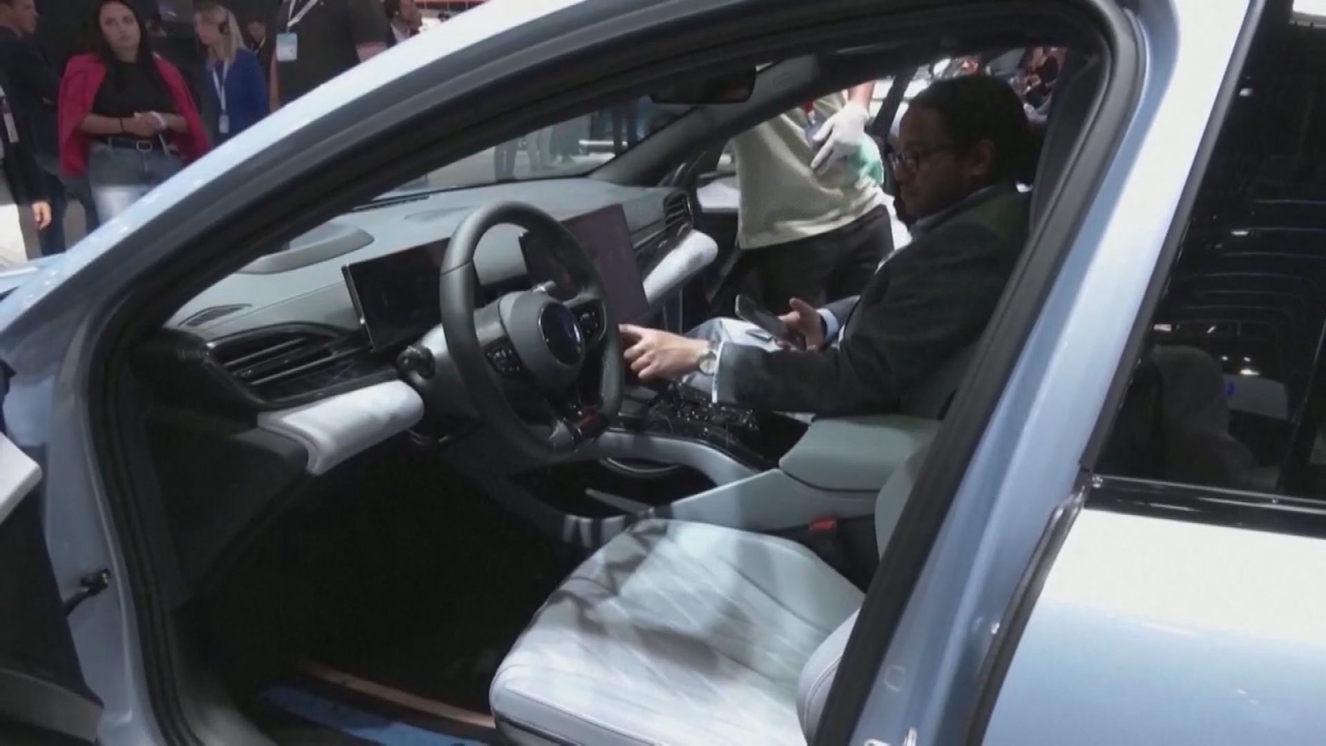 Click to play video: 'Canada makes EV trade deal with China'