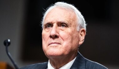 Former Sen. Jon Kyl of Arizona announces dementia diagnosis, plans to step back from public life