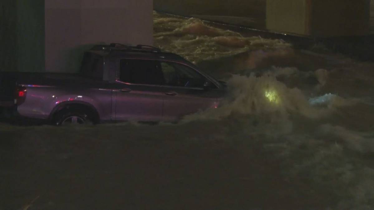 Click to play video: '‘Catastrophic’ Calgary water main break prompts usage limits'
