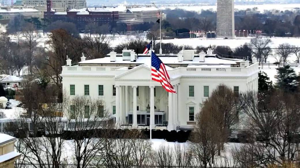 Click to play video: 'Trump changes tone on Minneapolis, ICE, amid political backlash'