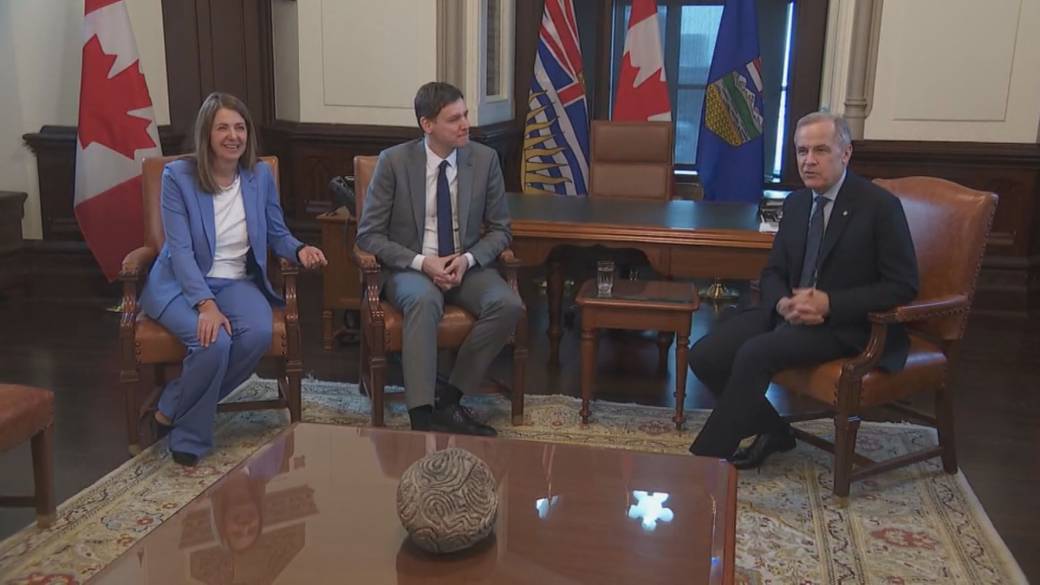 Click to play video: 'Premiers in Ottawa to discuss economy, projects and trade'