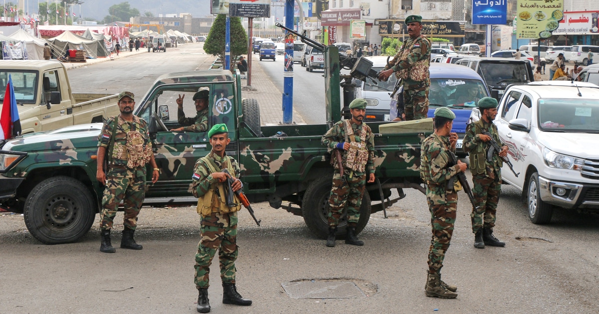 Saudi warplanes strike UAE-backed separatists in southern Yemen