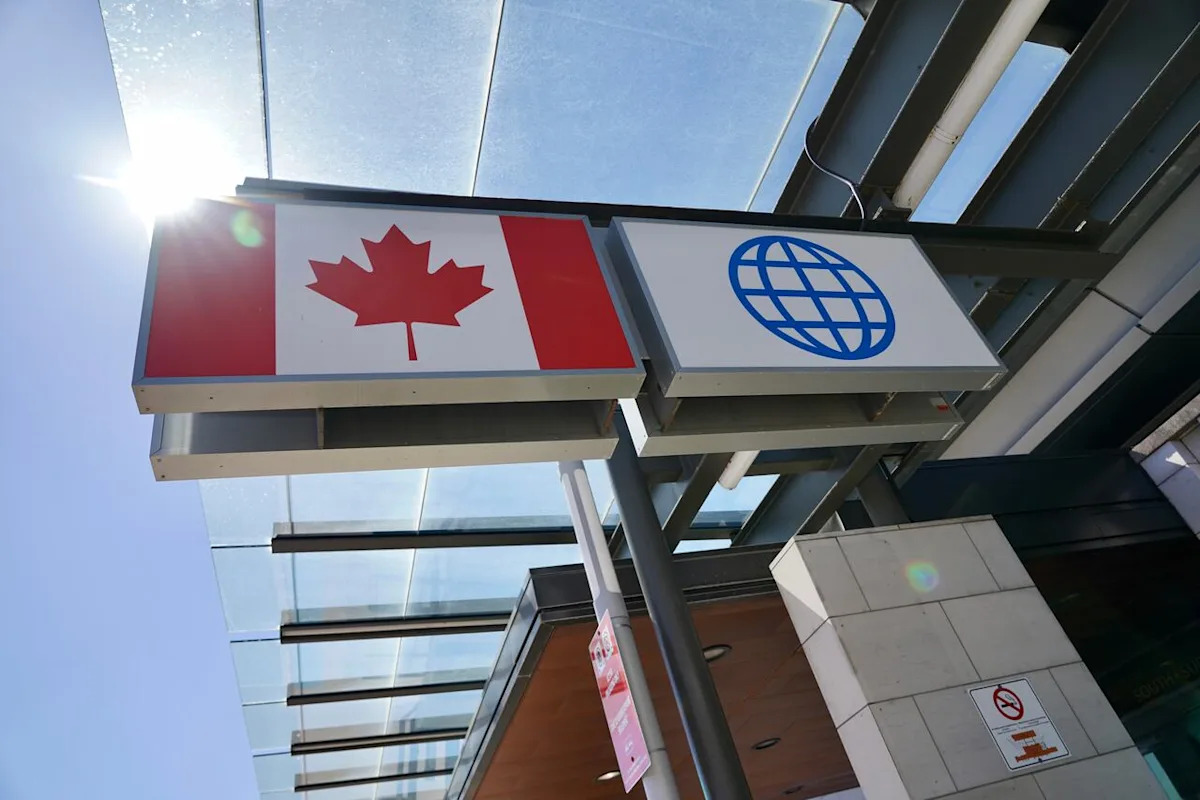 'Misdirected' passengers skipped customs after international flight landed in Ottawa