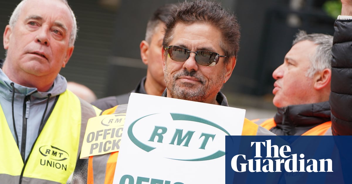 UK government should end rail outsourcing ‘racket’, says union | Rail industry