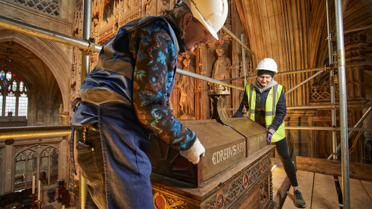Bones of Anglo-Saxon kings return to cathedral after DNA ‘jigsaw’