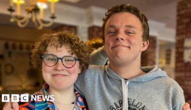 The teenage cousins living with inoperable brain tumours
