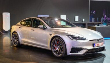 Tesla is killing off its Model S and X cars to make robots