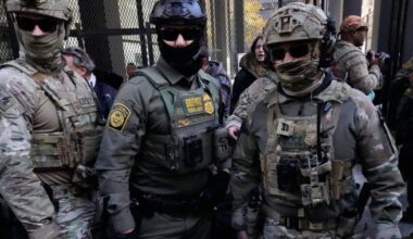 Staff fend off ICE agents trying to enter Minneapolis Ecuador consulate - National